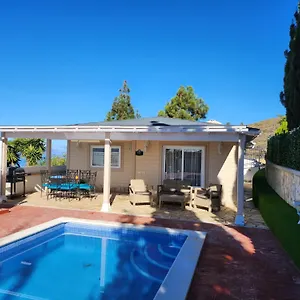 https://villa-karla.tenerifehoteles.net
